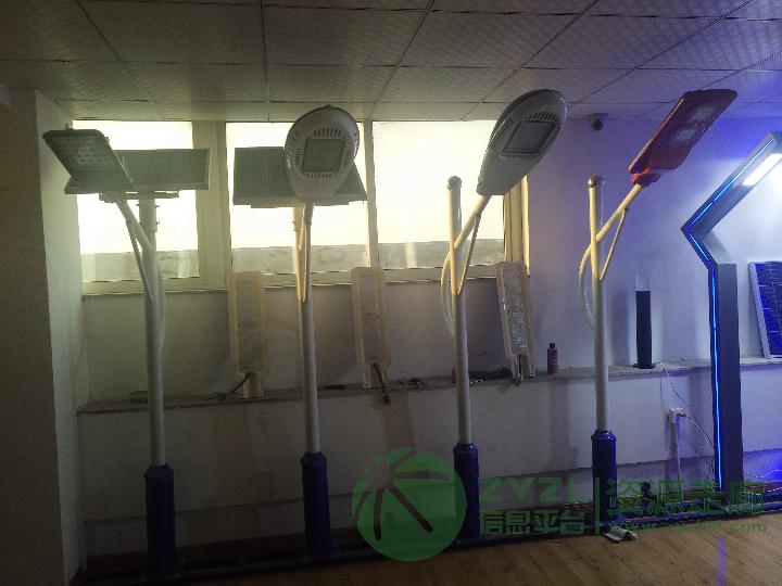 烟台大厂户外照明太阳能路灯厂家直销 。