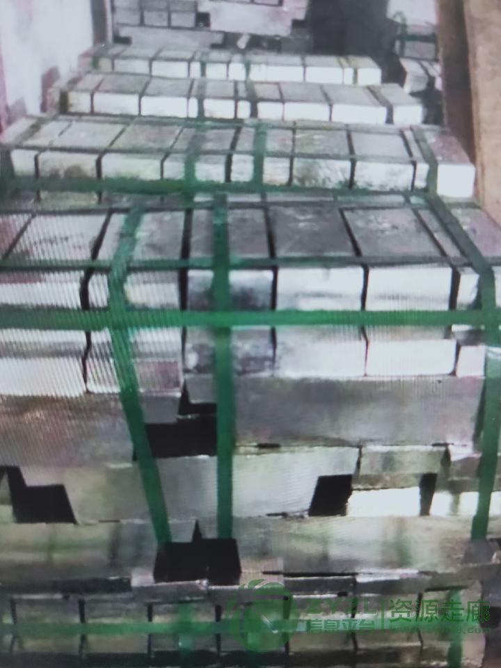 长期出售锡线，锡条，锡膏，洗板水，助焊剂抹机水！有量的联系